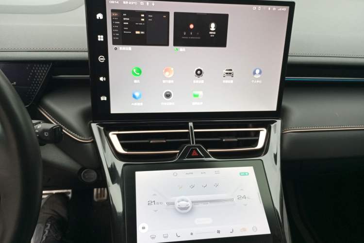 Used Wey Mocha New Energy 2022 1.5T Zero-Anxiety Performance Edition Audio And AC Panel
