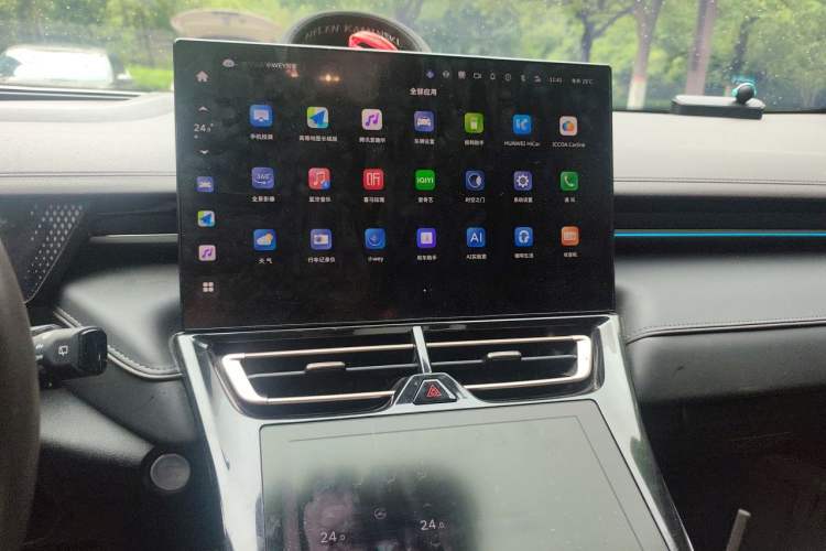Used Wey Mocha New Energy 2022 1.5T Zero-Anxiety Performance Edition Audio And AC Panel