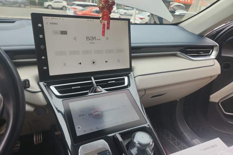 Used Wey Mocha New Energy 2022 1.5T Zero-Anxiety Performance Edition Audio And AC Panel