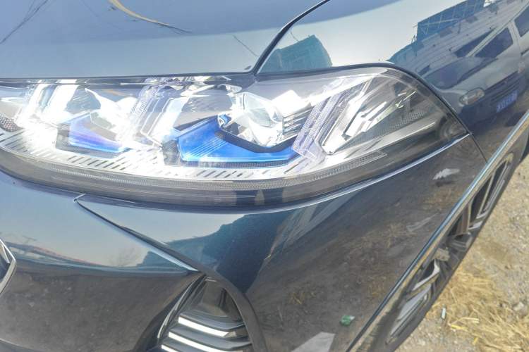 Used Wey Mocha New Energy 2022 1.5T Zero-Anxiety Performance Edition Left Front Headlight