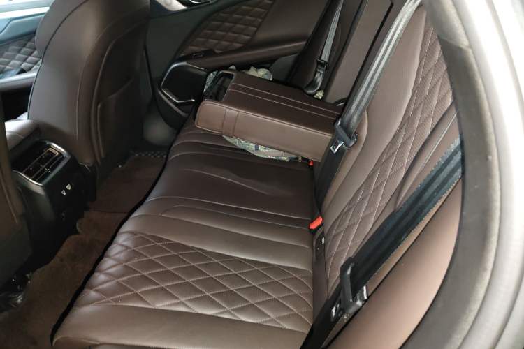 Used Wey Mocha New Energy 2022 1.5T Zero-Anxiety Performance Edition Left Rear Seat