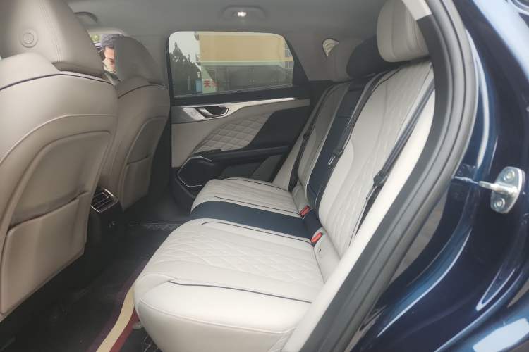 Used Wey Mocha New Energy 2022 1.5T Zero-Anxiety Performance Edition Left Rear Seat
