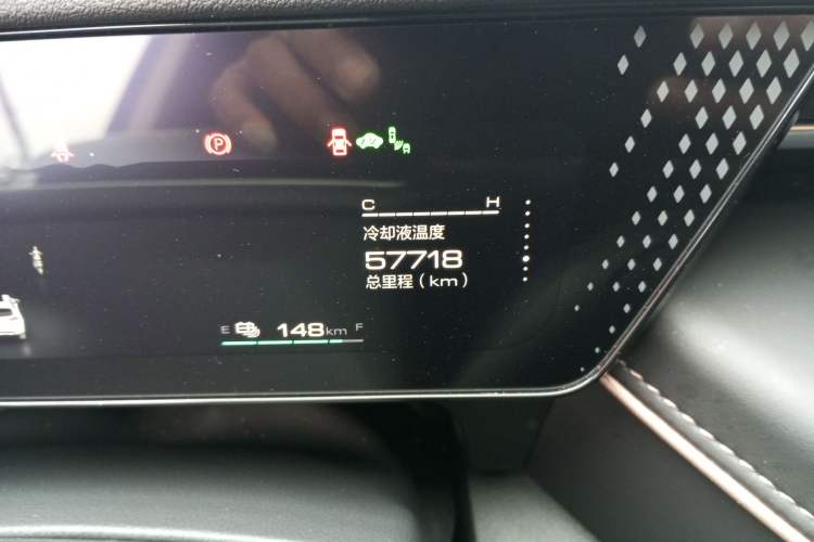 Used Wey Mocha New Energy 2022 1.5T Zero-Anxiety Performance Edition Odometer Close Up