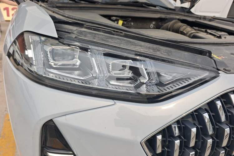 Used Wey Mocha New Energy 2022 1.5T Zero-Anxiety Performance Edition Right Front Headlight