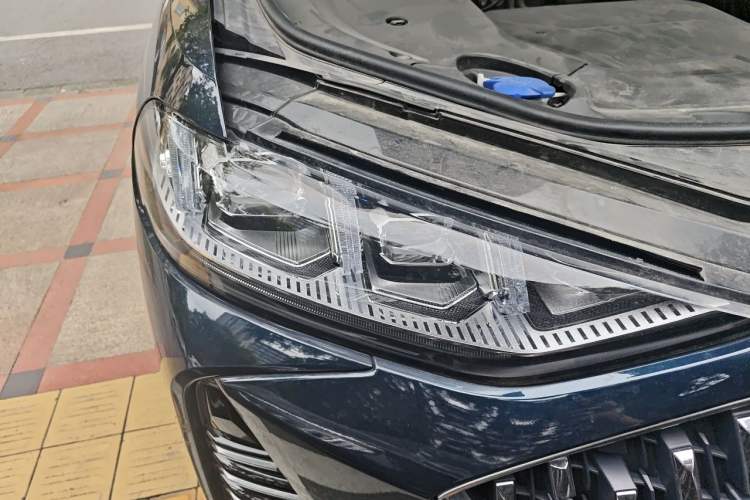Used Wey Mocha New Energy 2022 1.5T Zero-Anxiety Performance Edition Right Front Headlight