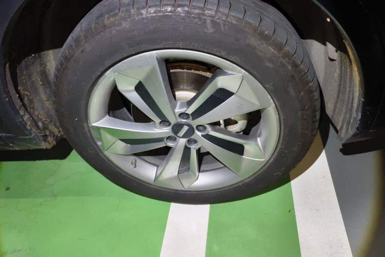 Used Wey Mocha New Energy 2022 1.5T Zero-Anxiety Smart Enjoyment Edition Right Front Wheel Hub
