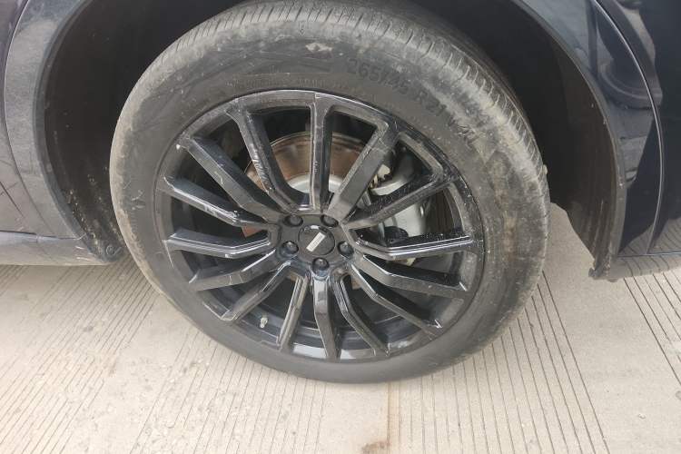 Used Wey Mocha New Energy 2022 1.5T Zero-Anxiety Performance Edition Right Front Wheel Hub