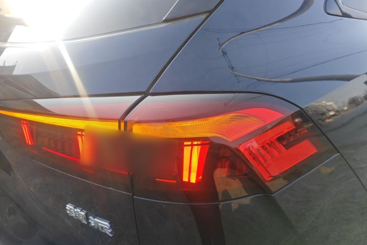 Used Wey Mocha New Energy 2022 1.5T Zero-Anxiety Performance Edition Right Rear Taillight