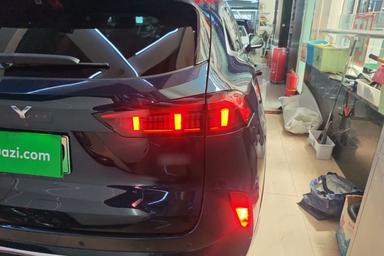Used Wey Mocha New Energy 2022 1.5T Zero-Anxiety Performance Edition Right Rear Taillight