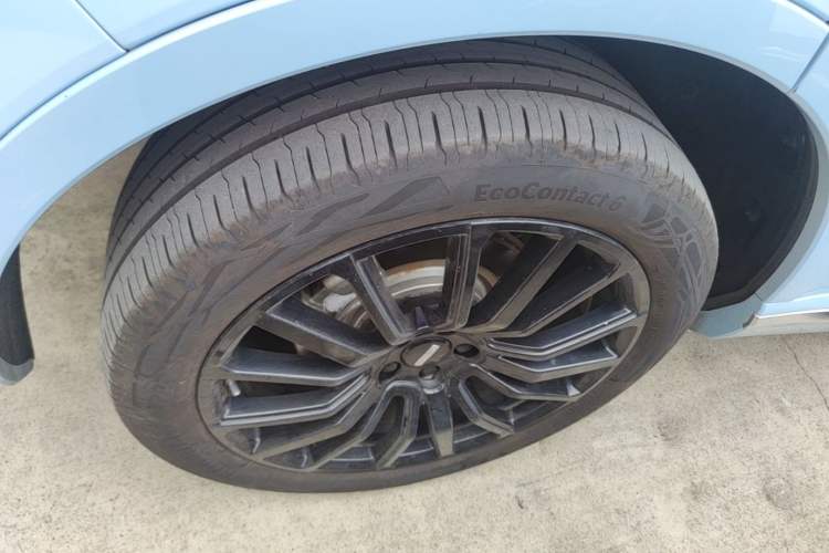 Used Wey Mocha New Energy 2022 1.5T Zero-Anxiety Performance Edition Right Rear Wheel Hub