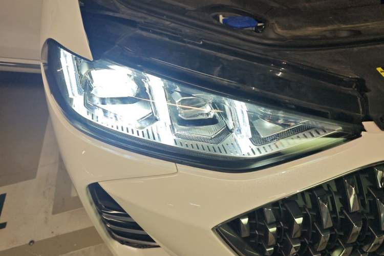 Used Wey Mocha New Energy 2022 1.5T Zero-Anxiety Performance Edition Right Front Headlight