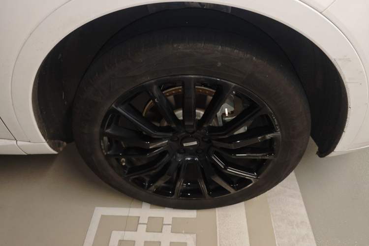 Used Wey Mocha New Energy 2022 1.5T Zero-Anxiety Performance Edition Right Front Wheel Hub