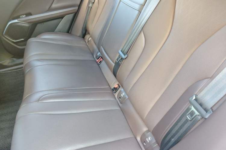 Used Wey Mocha New Energy 2023 Two-Wheel Drive Long-Range Version Left Rear Seat