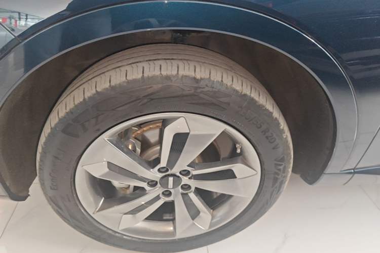 Used Wey Mocha New Energy 2023 Two-Wheel Drive Long-Range Version Left Front Wheel Hub