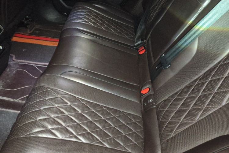 Used Wey Mocha New Energy 2023 Two-Wheel Drive Long-Range Version Left Rear Seat