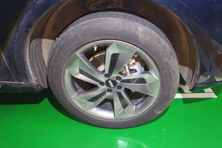 Used Wey Mocha New Energy 2023 Two-Wheel Drive Long-Range Version Right Front Wheel Hub
