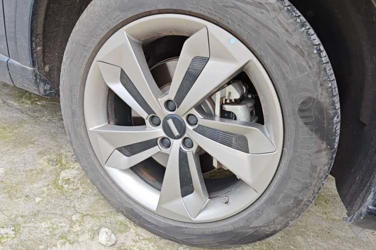 Used Wey Mocha New Energy 2023 Two-Wheel Drive Long-Range Version Right Front Wheel Hub