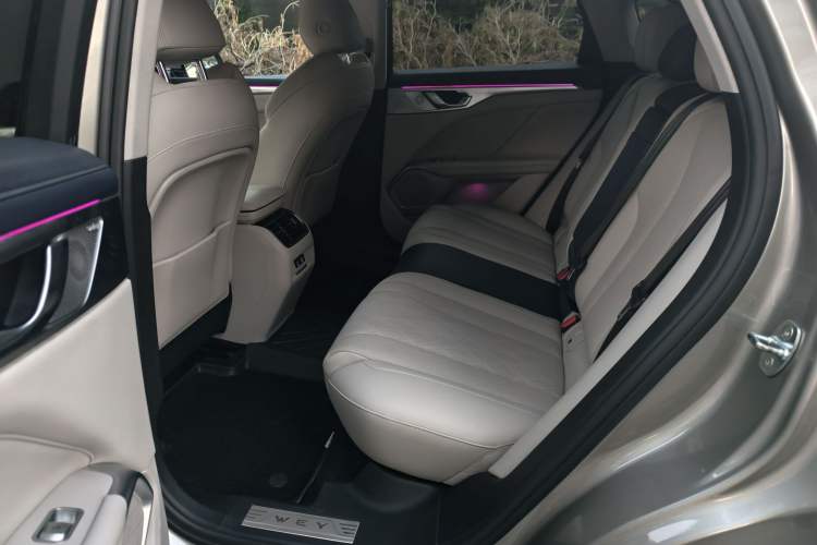 Used Wey Mocha New Energy 2023 Two-Wheel Drive Long-Range Version Interior 3