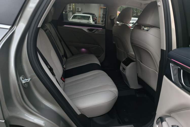 Used Wey Mocha New Energy 2023 Two-Wheel Drive Long-Range Version Interior 9