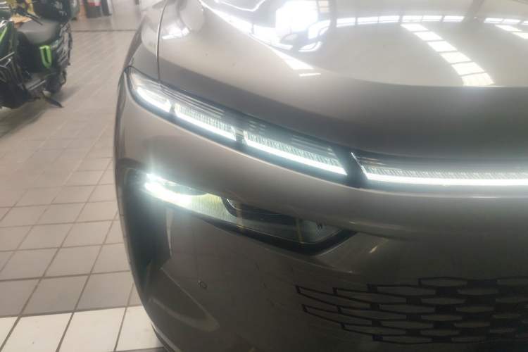 Used Wey Mocha New Energy 2023 Two-Wheel Drive Long-Range Version Right Front Headlight