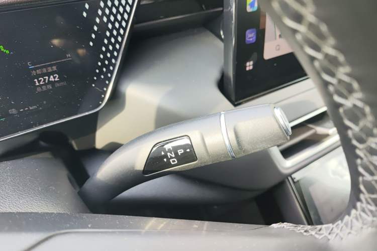Used Wey Mocha New Energy 2024 Hi4 Four-Wheel Drive Long-Range Version Gear Lever