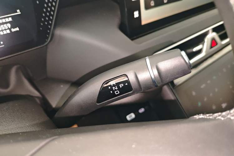Used Wey Mocha New Energy 2024 Hi4 Four-Wheel Drive Long-Range Version Gear Lever