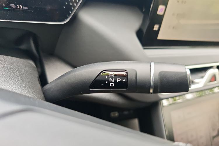 Used Wey Mocha New Energy 2024 Hi4 Four-Wheel Drive Long-Range Version Gear Lever