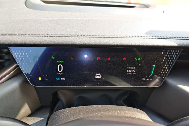 Used Wey Mocha New Energy 2024 Hi4 Four-Wheel Drive Long-Range Version Instrument Cluster