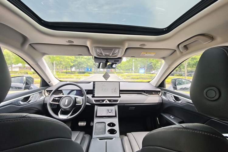 Used Wey Mocha New Energy 2024 Hi4 Four-Wheel Drive Long-Range Version Interior 4