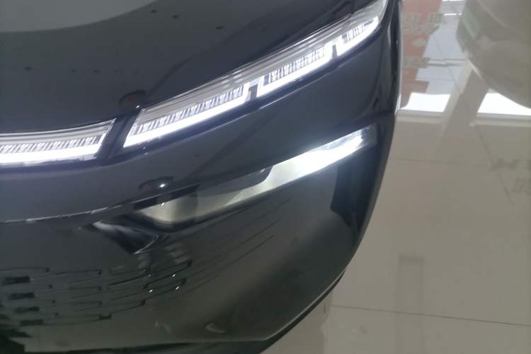 Used Wey Mocha New Energy 2024 Hi4 Four-Wheel Drive Long-Range Version Left Front Headlight