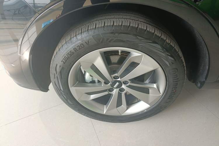 Used Wey Mocha New Energy 2024 Hi4 Four-Wheel Drive Long-Range Version Left Front Wheel Hub
