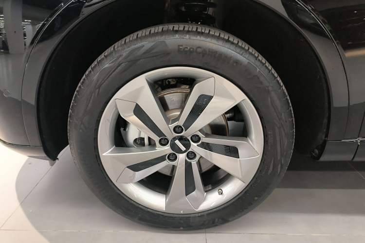 Used Wey Mocha New Energy 2024 Hi4 Four-Wheel Drive Long-Range Version Left Front Wheel Hub