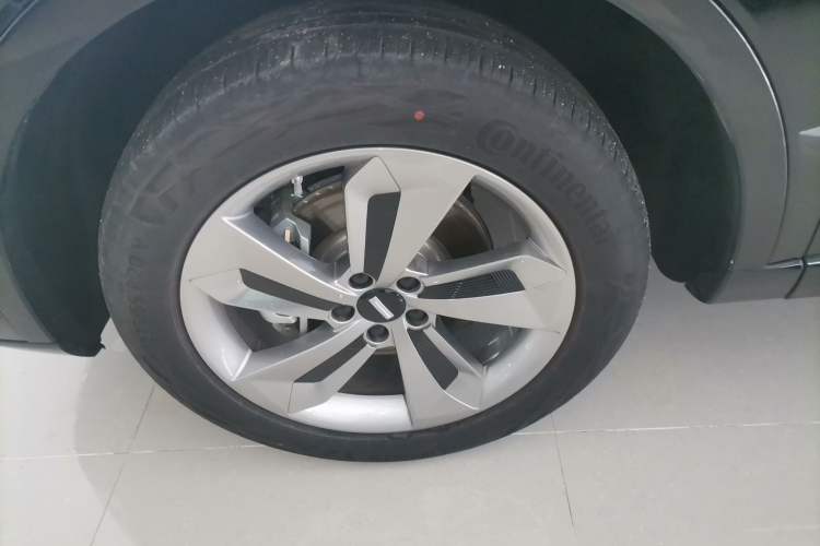 Used Wey Mocha New Energy 2024 Hi4 Four-Wheel Drive Long-Range Version Left Front Wheel Hub