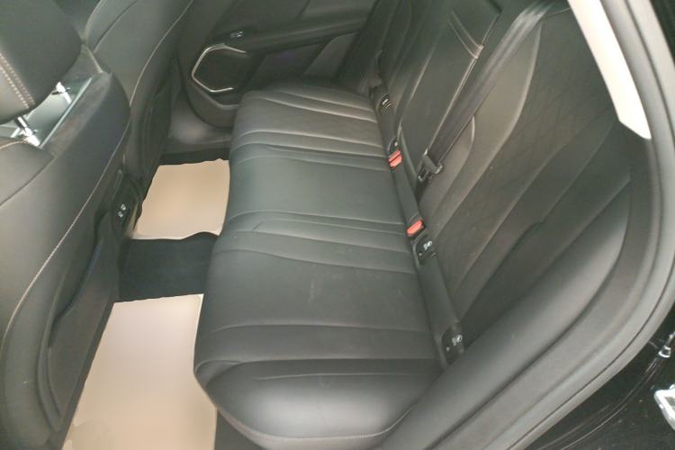 Used Wey Mocha New Energy 2024 Hi4 Four-Wheel Drive Long-Range Version Left Rear Seat