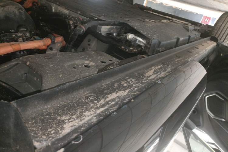Used Wey Mocha New Energy 2024 Hi4 Four-Wheel Drive Long-Range Version Left Side Sill