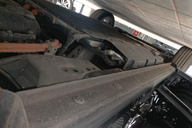Used Wey Mocha New Energy 2024 Hi4 Four-Wheel Drive Long-Range Version Left Side Sill