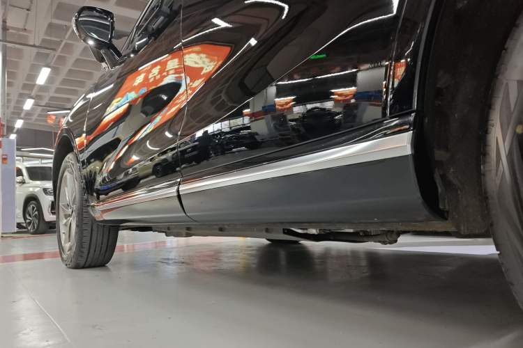 Used Wey Mocha New Energy 2024 Hi4 Four-Wheel Drive Long-Range Version Left Side Sill