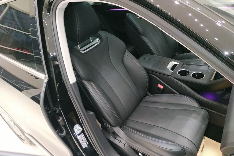 Used Wey Mocha New Energy 2024 Hi4 Four-Wheel Drive Long-Range Version Right Front Seat