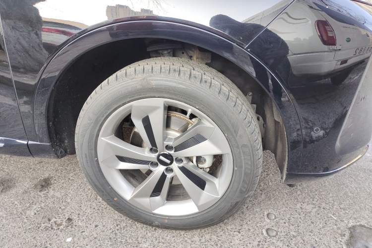 Used Wey Mocha New Energy 2024 Hi4 Four-Wheel Drive Long-Range Version Right Front Wheel Hub