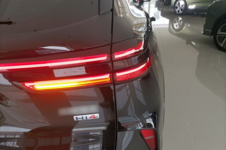 Used Wey Mocha New Energy 2024 Hi4 Four-Wheel Drive Long-Range Version Right Rear Taillight