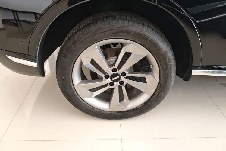 Used Wey Mocha New Energy 2024 Hi4 Four-Wheel Drive Long-Range Version Right Rear Wheel Hub