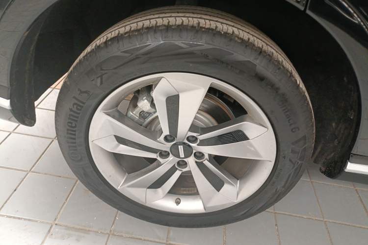 Used Wey Mocha New Energy 2024 Hi4 Four-Wheel Drive Long-Range Version Right Rear Wheel Hub