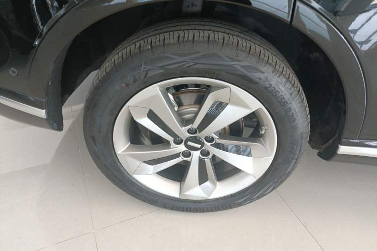 Used Wey Mocha New Energy 2024 Hi4 Four-Wheel Drive Long-Range Version Right Rear Wheel Hub