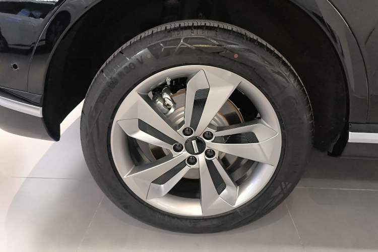 Used Wey Mocha New Energy 2024 Hi4 Four-Wheel Drive Long-Range Version Right Rear Wheel Hub