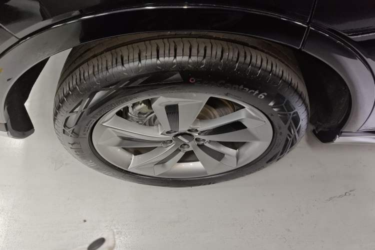 Used Wey Mocha New Energy 2024 Hi4 Four-Wheel Drive Long-Range Version Right Rear Wheel Hub