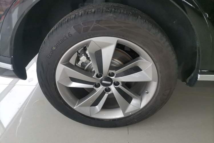 Used Wey Mocha New Energy 2024 Hi4 Four-Wheel Drive Long-Range Version Right Rear Wheel Hub