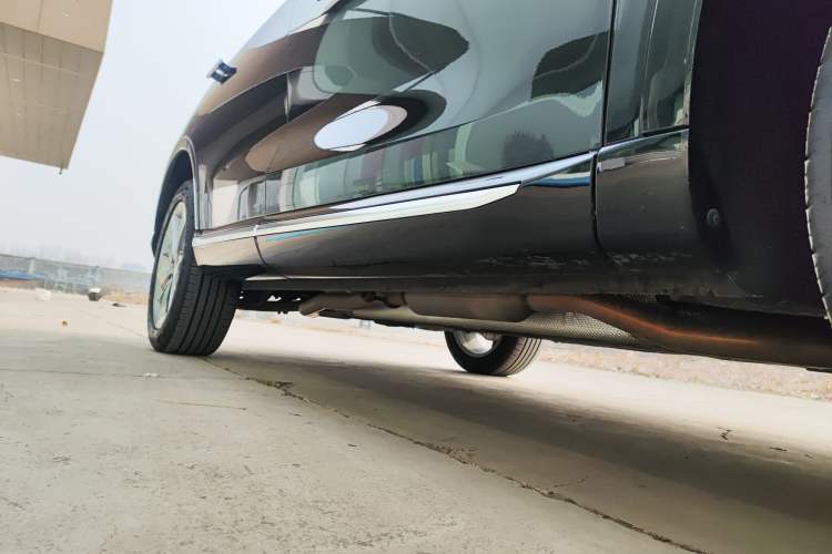 Used Wey Mocha New Energy 2024 Hi4 Four-Wheel Drive Long-Range Version Right Side Sill