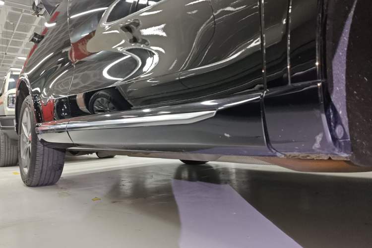 Used Wey Mocha New Energy 2024 Hi4 Four-Wheel Drive Long-Range Version Right Side Sill
