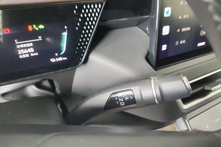 Used Wey Mocha New Energy 2024 Hi4 Four-Wheel Drive Long-Range Version Gear Lever
