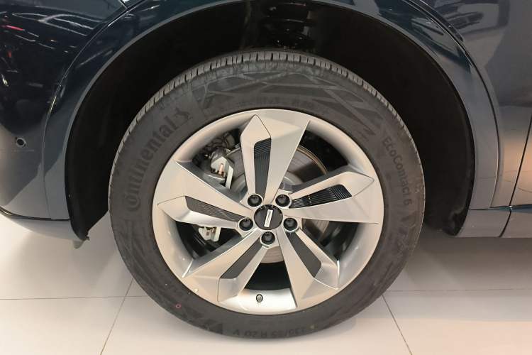 Used Wey Mocha New Energy 2024 Hi4 Four-Wheel Drive Long-Range Version Left Front Wheel Hub